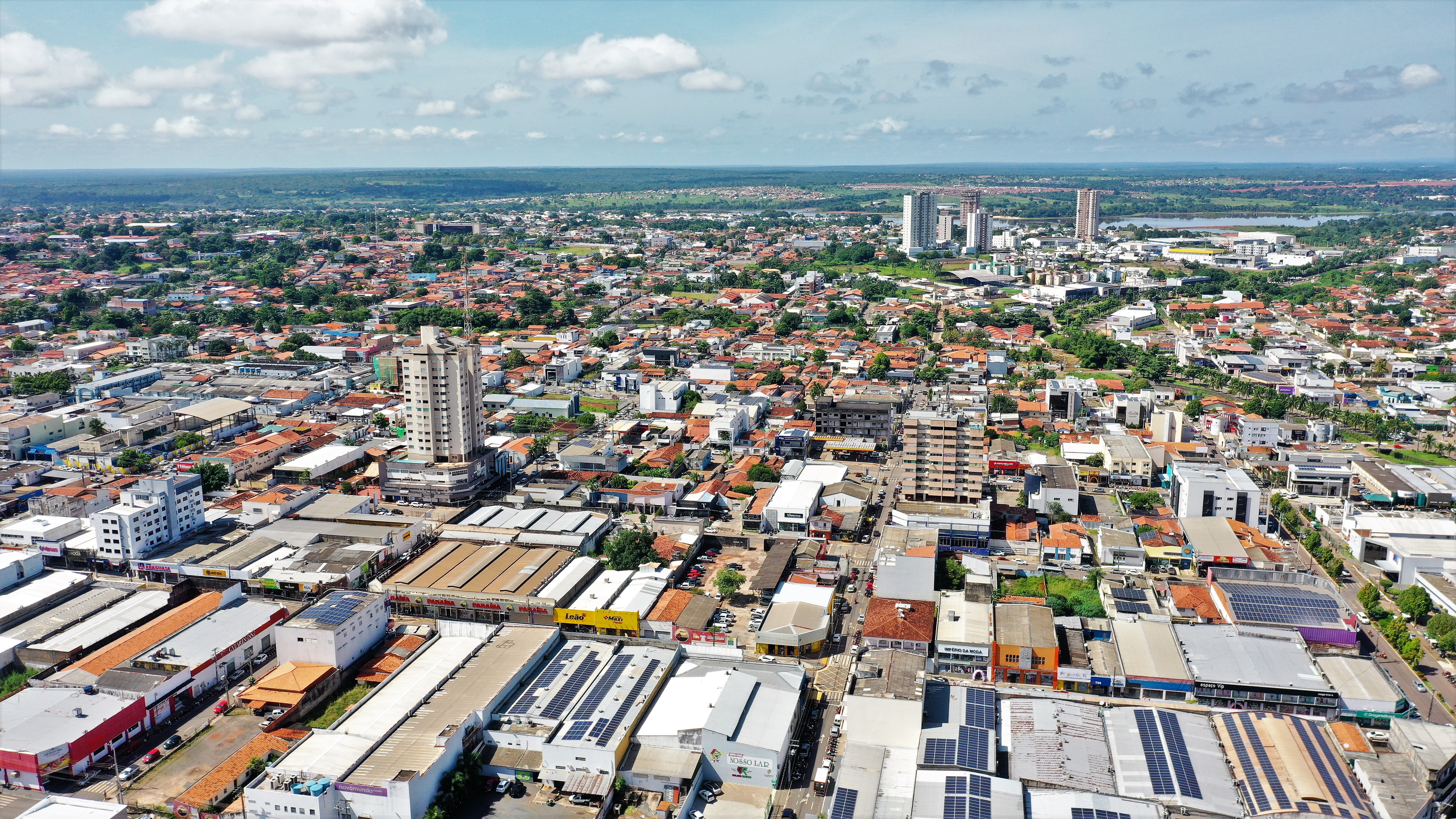 A prefeitura também trabalha para aumentar as parcerias com o Sistema S e com instituições de ensino para expandir a oferta de capacitação, garantindo assim que as novas vagas a serem abertas em Araguaína fiquem com os moradores