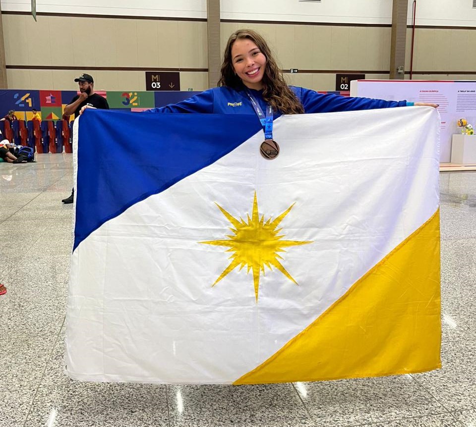 Fernanda Chaves iniciou no esporte por meio do Jiu-Jitsu e, há dois meses, iniciou os treinos na modalidade Wrestling, conquistando logo na estreia o primeiro lugar nos Jogos Estudantis do Tocantins (Jets).