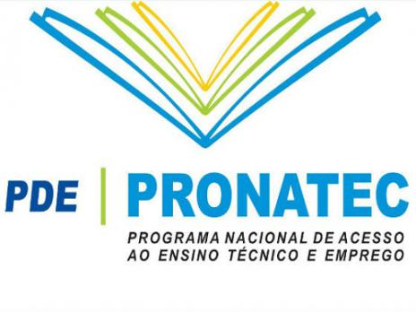 Mais de 300 alunos do Pronatec recebem certificados de conclusão dos cursos