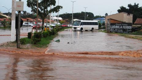 Prefeitura mapeia íreas de risco e dí orientações a moradores sobre o período chuvoso