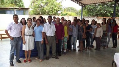 Secretírio de Educação visita escola em comemoração ao Dia do Professor