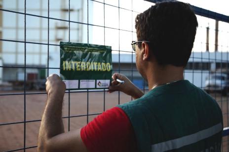 Prefeitura de Araguaína interdita laticínio por danos ambientais