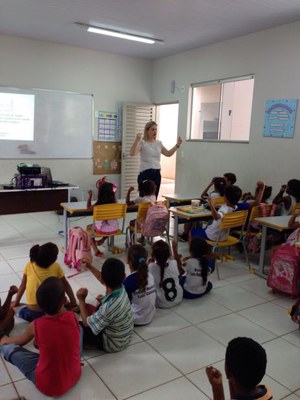 Prefeitura vacina crianças contra hepatite A no Costa Esmeralda
