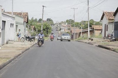 Asfalto de qualidade chega a bairros de Araguaína