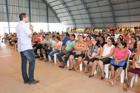 Beneficiários do Lago Azul III recebem orientações sobre o empreendimento