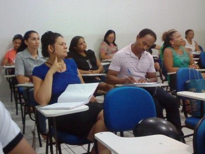 Curso de Libras é disponibilizado a pais, alunos e profissionais da Educação