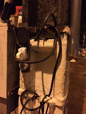 Prefeitura orienta comerciantes sobre ligações clandestinas em praças