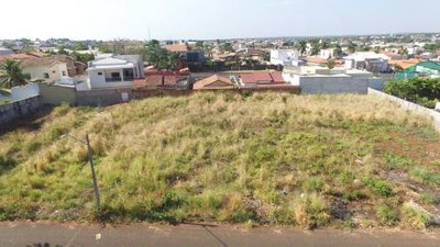 Prefeitura realiza ação de limpeza em lotes baldios em Araguaína