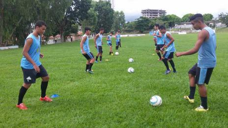 Alunos da Rede Municipal de Ensino contam com aulas de futebol