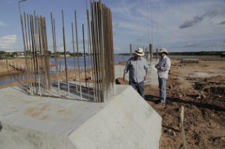 Avança obra da Via Lago com etapa de fundação da ponte