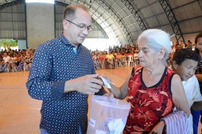 Beneficiários do Lago Azul 4 participam de sorteio de endereços