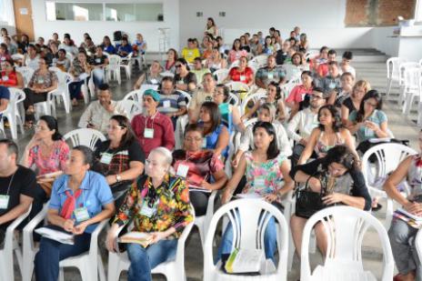 Mais 300 pessoas participam de encontro para criação de grupos antidrogas em Araguaína