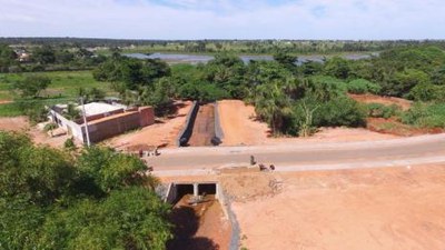 Obra de drenagem beneficia mais de cinco mil moradores e sana riscos de erosão