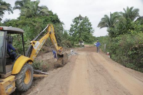 Prefeitura segue com trabalho de recuperação de estradas da zona rural