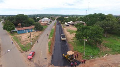 Segunda pista da Avenida dos Administradores recebe pavimentação