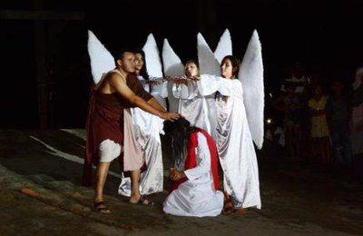 Últimos preparativos para a Via Sacra no Parque Cimba