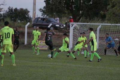 Campeonato de Futebol Amador e Pedal Amarelo reúnem centenas de pessoas