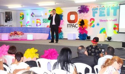 Especialista aponta que a sociedade brasileira está carente de alfabetização