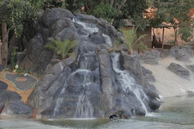Lago do Parque Cimba conta com cachoeira e paisagismo sustentável