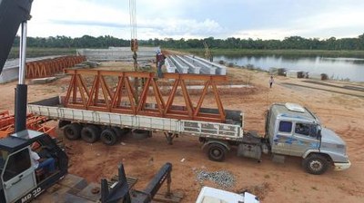 Novo cartão postal: Ponte da Via Lago chega na fase final de construção