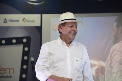 Prefeito Ronaldo Dimas participa de abertura da Feira Araguaína Tem