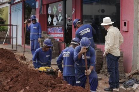 Prefeitura constrói calçadas acessíveis e com centro guia em braile em Araguaína