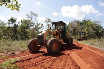 Prefeitura segue investindo em melhorias das estradas da zona rural