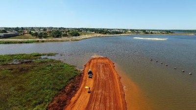 Construção do dique da Via Lago chega aos 73%