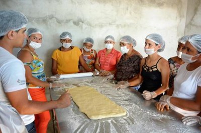 Cursos profissionalizantes nos bairros continuam no mês de maio