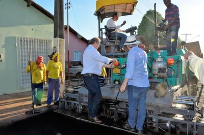 Dimas e Carlesse vistoriam obras de convênio entre Prefeitura e Estado