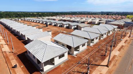Dimas entrega mais 40 moradias no residencial Parque do Lago