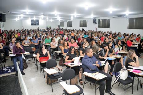 Mais de 300 pessoas participam de audiência da Educação nesta quarta e quinta