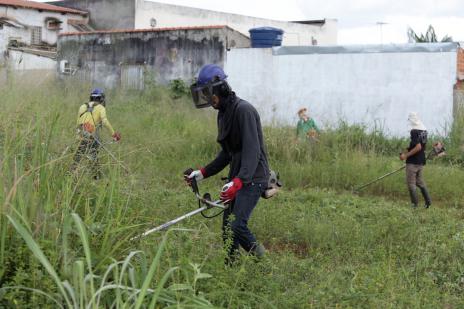 Prefeitura de Araguaína inicia limpeza de lotes baldios