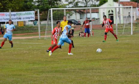 Torneio marca inauguração do campo de futebol no Setor Barra da Grota