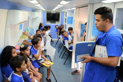 Araguaína conta com ônibus-biblioteca até esta sexta-feira na Praça das Nações