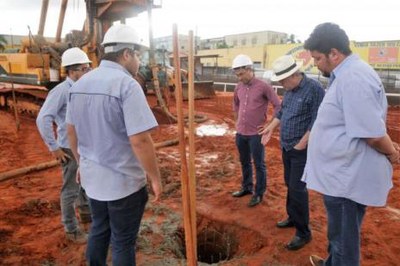 Construção do prédio comercial da Nova Feirinha segue em ritmo acelerado