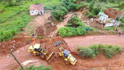 Defesa Civil atende famílias afetadas por erosão em Araguaína
