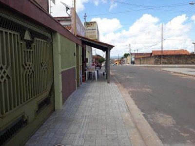 Obstruir calçadas prejudica acessibilidade de pessoas com deficiência