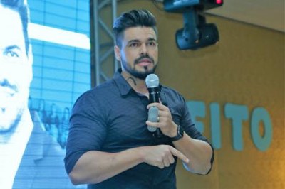 Palestrante dá dicas sobre habilidades socioemocionais em sala de aula