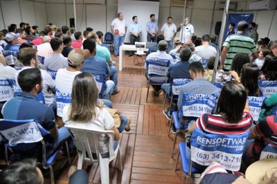 Prefeitura incentiva produção de frutas na Semana Tecnológica da Expoara