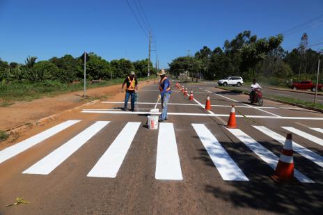 Sinalização de trânsito é revitalizada em ruas e avenidas de Araguaína