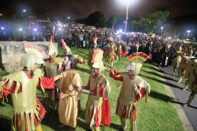 Via Sacra é assistida por mais de seis mil pessoas no Eco Parque Cimba