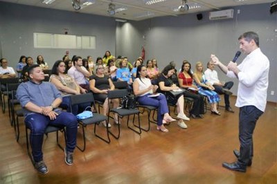 Contadores e servidores participam de palestra de incentivo a doações ao FIA