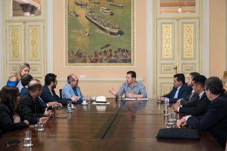 Dimas implantará projeto piloto de escolas comunitárias em Araguaína