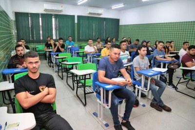 Mais de 30 mil candidatos fazem prova do Concurso da Prefeitura em Araguaína