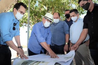 "Nessa etapa, a construção de leitos de UTI de imediato atenderão nossa população", informa Dimas