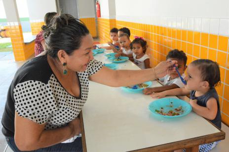Nutricionista dá dicas para alimentação das crianças durante as férias escolares