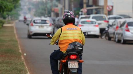Prefeitura alerta sobre riscos do uso de capacete compartilhado