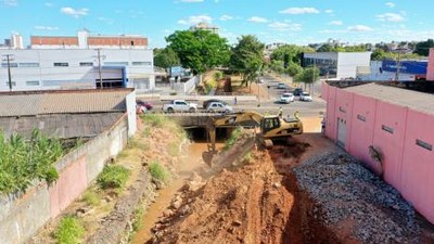 Prefeitura orienta moradores sobre cuidados nas proximidades das obras