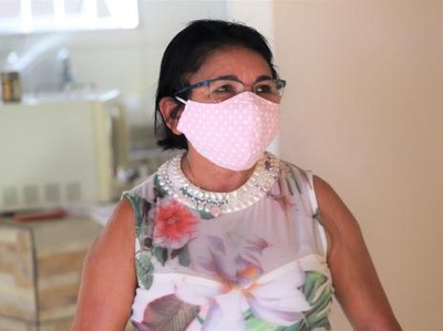 Profissionais orientam idosos a fazer exercícios para manter mente e corpo saudáveis